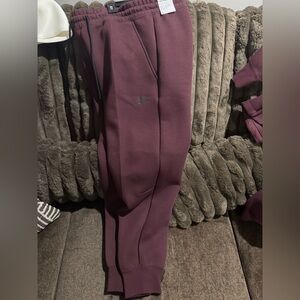 Nike tech  Women's Sportswear Tech Fleece
Mid-Rise Joggers new with tag
